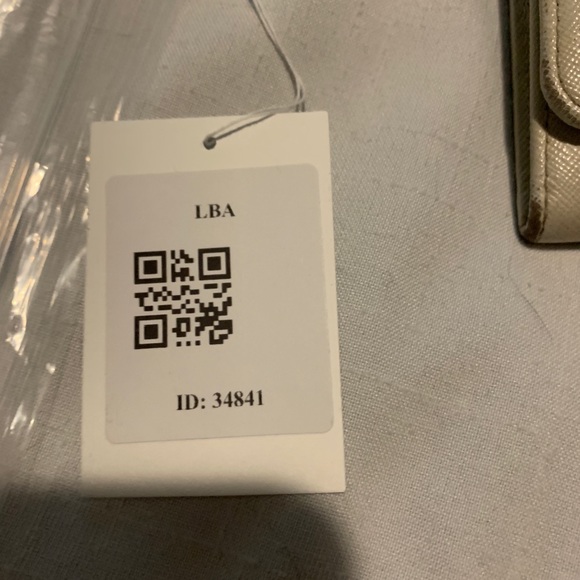 Genuine Prada bow tie wallet with authentication - Picture 16 of 16